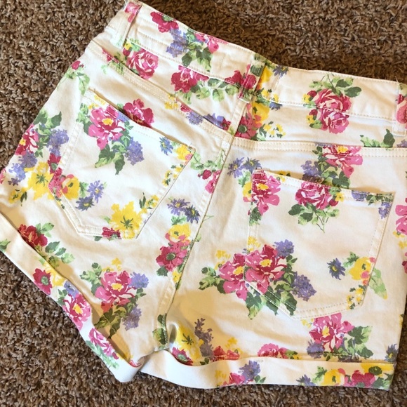Floral Jean Short - Picture 2 of 4